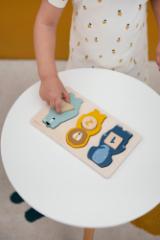 Wooden counting puzzle