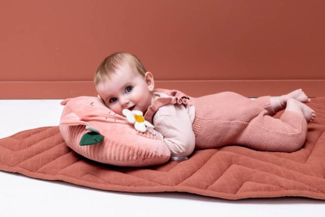 Discover the benefits of tummy time