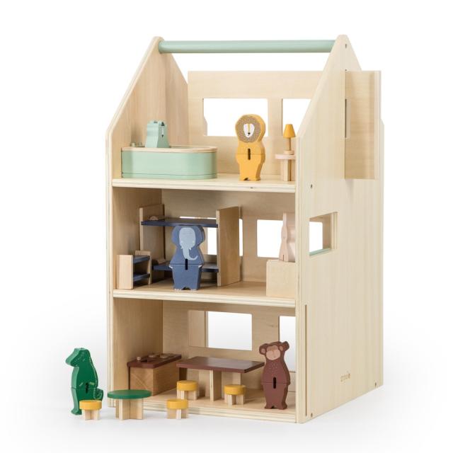Wooden play house with accessories