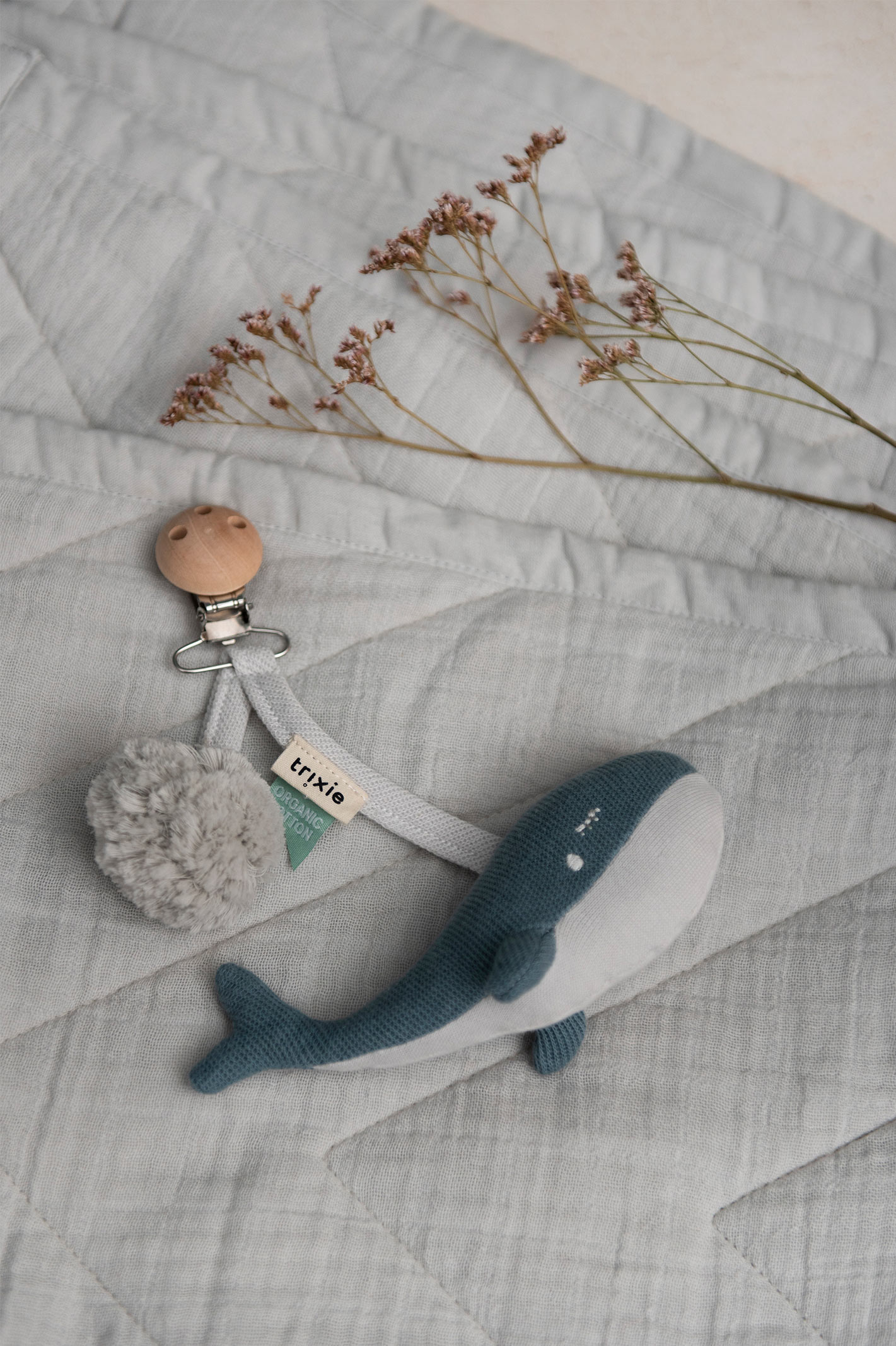 pram toy - whale