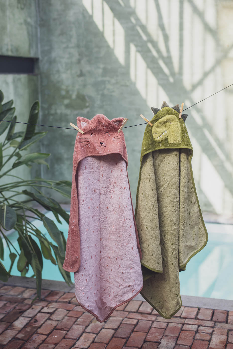Badcape | 70x130cm - Mr. Dino