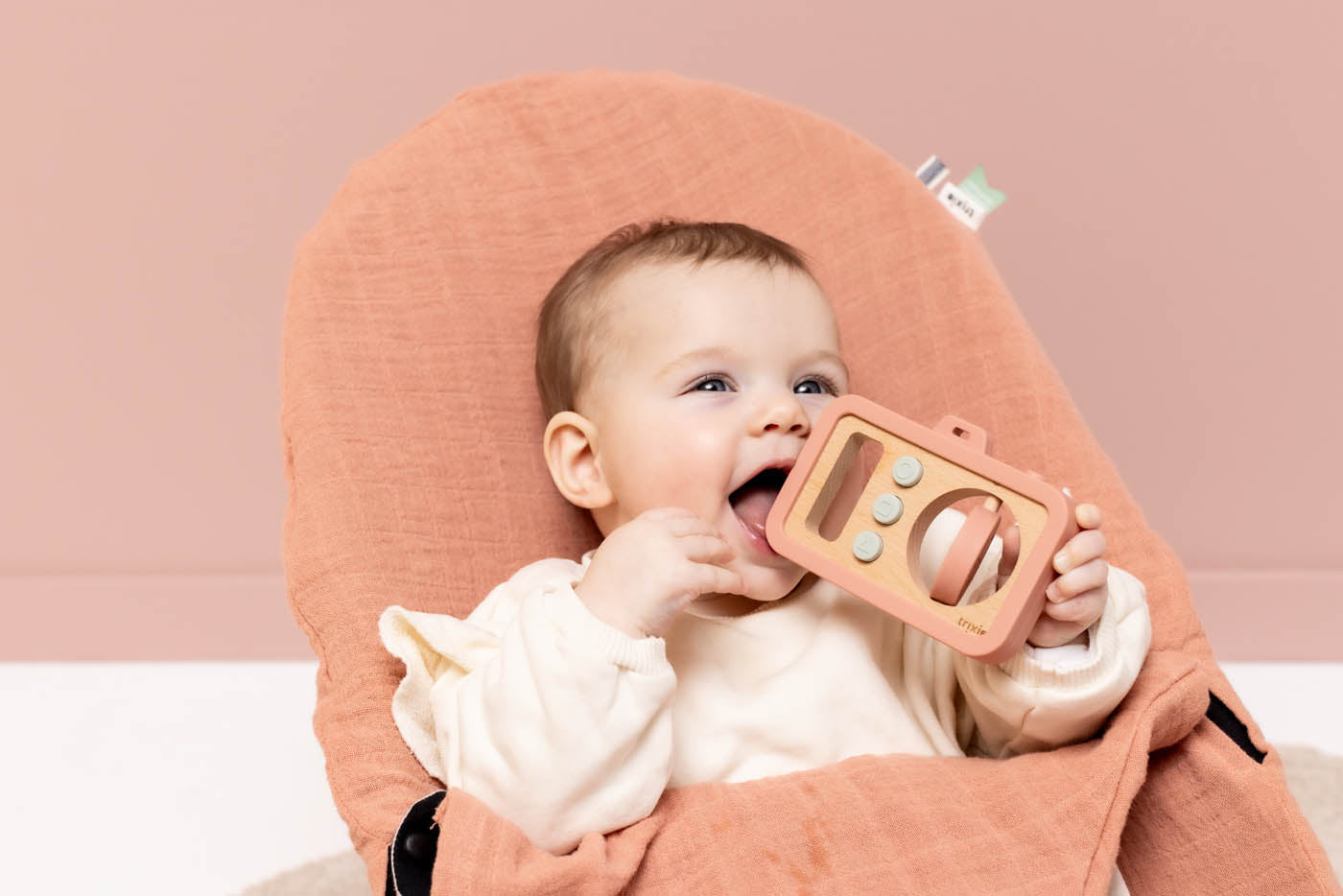 Houten baby camera met siliconen - Mrs. Cat