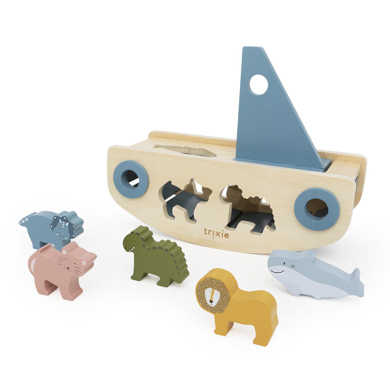 Wooden sailboat sorter