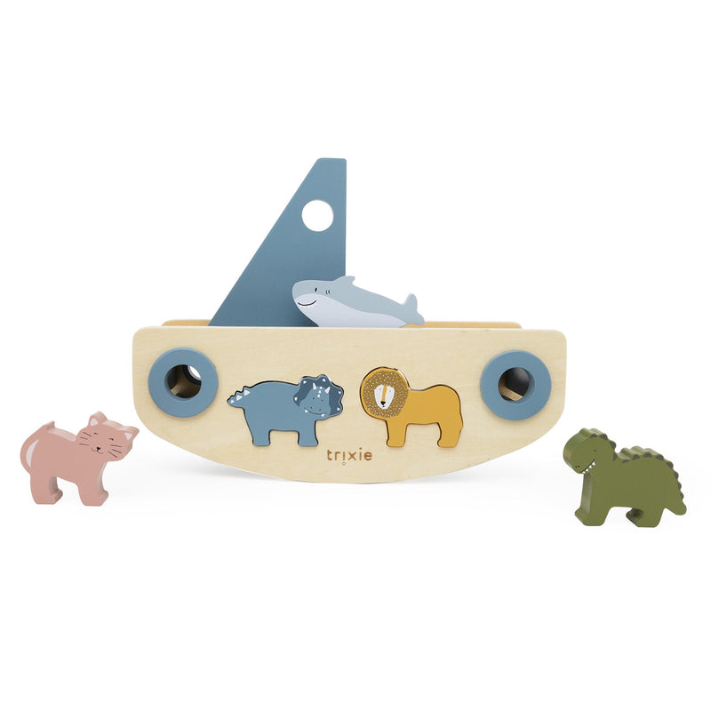 Wooden sailboat sorter