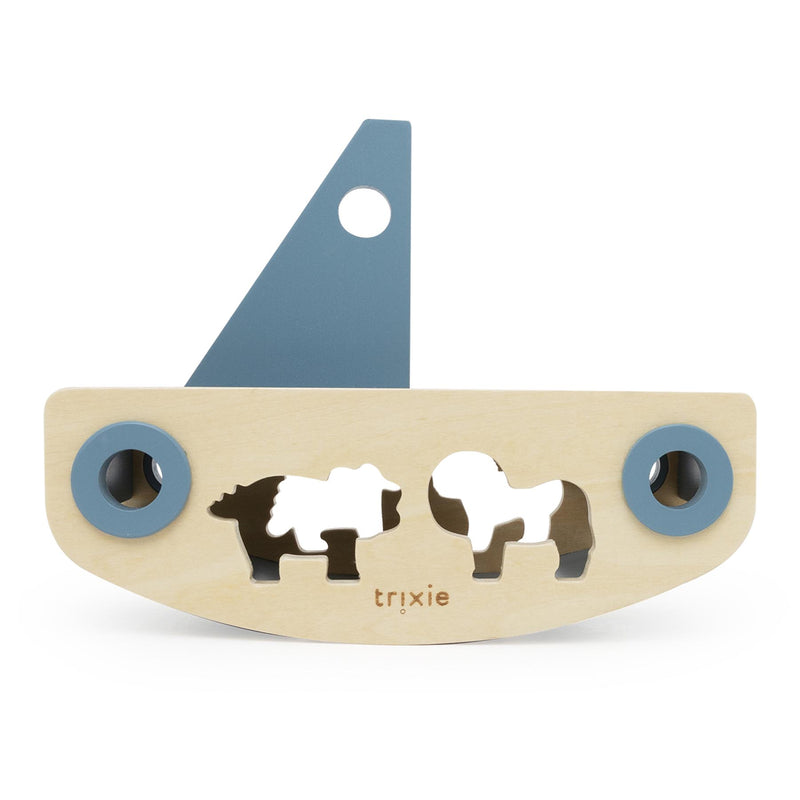 Wooden sailboat sorter