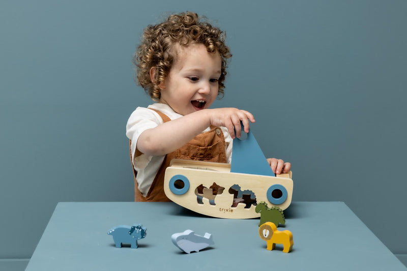 Wooden sailboat sorter