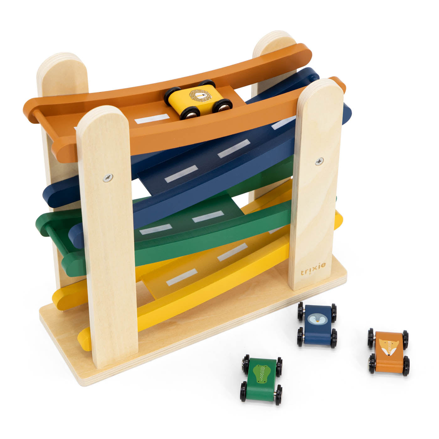 Houten racebaan met 4 auto's