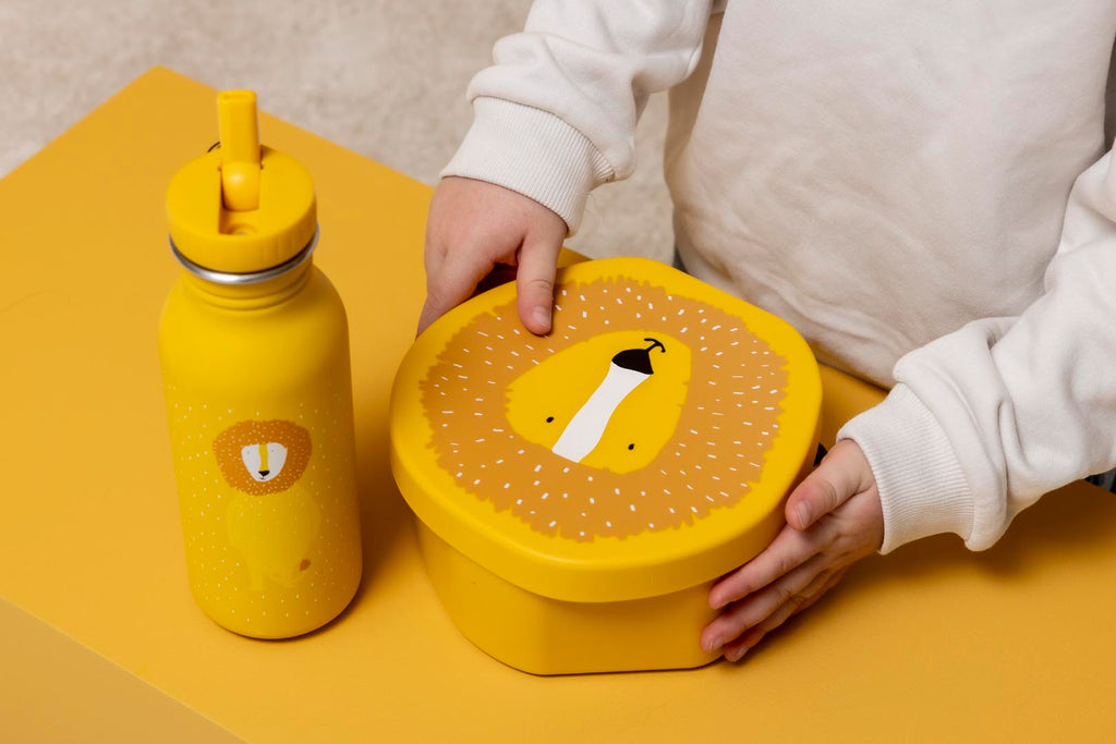 Trixie shaped lunchbox and drinking bottle Mr. Lion