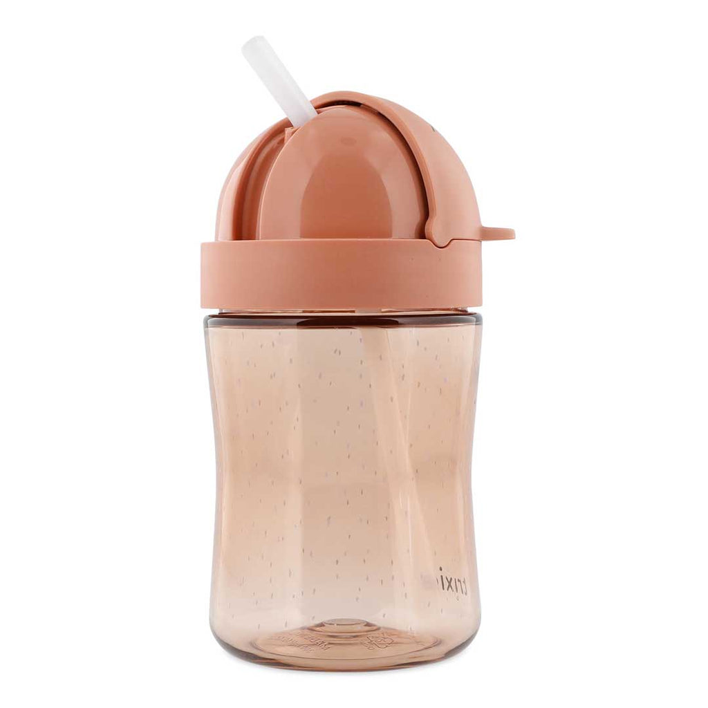 Trinkbecher mit Strohhalm