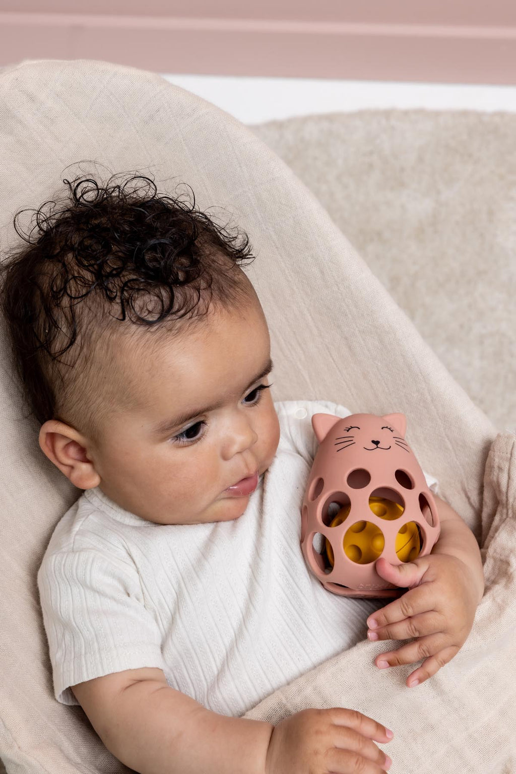 Silicone sensory rattle - Mrs. Cat