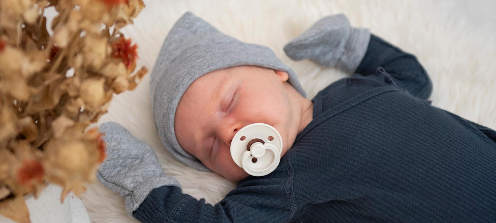 newborn hats & mittens